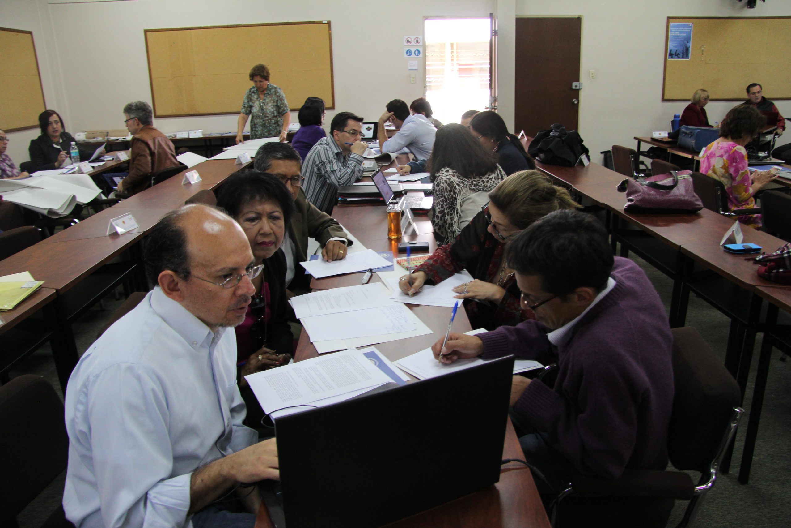 Nuestra presencia evangelizadora en el Mundo Profesional. Juzgar