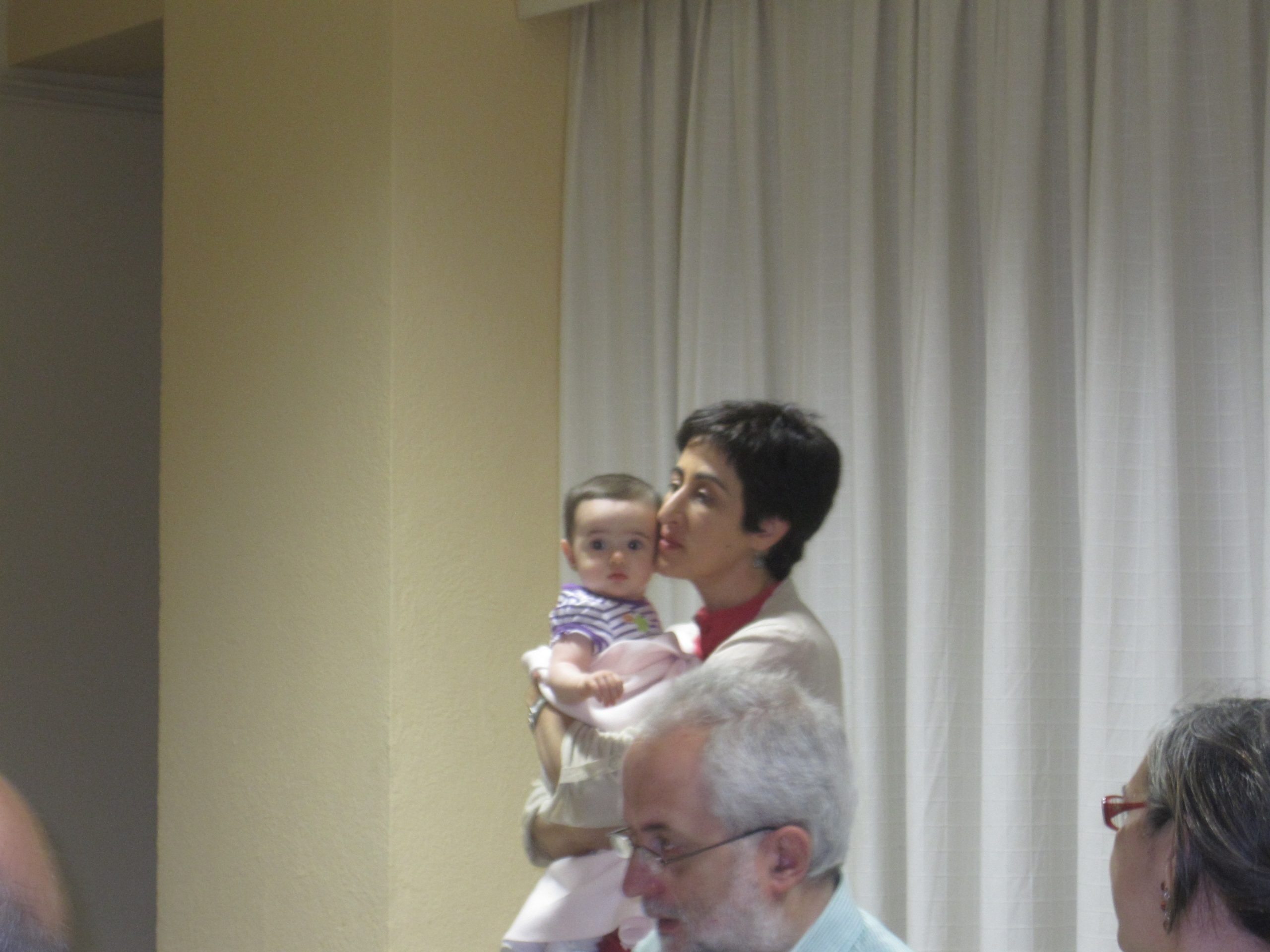 “LA PALABRA SE HIZO CARNE Y HABITÓ ENTRE NOSOTROS”. LA “VECINDAD” DEL DIOS CRISTIANO